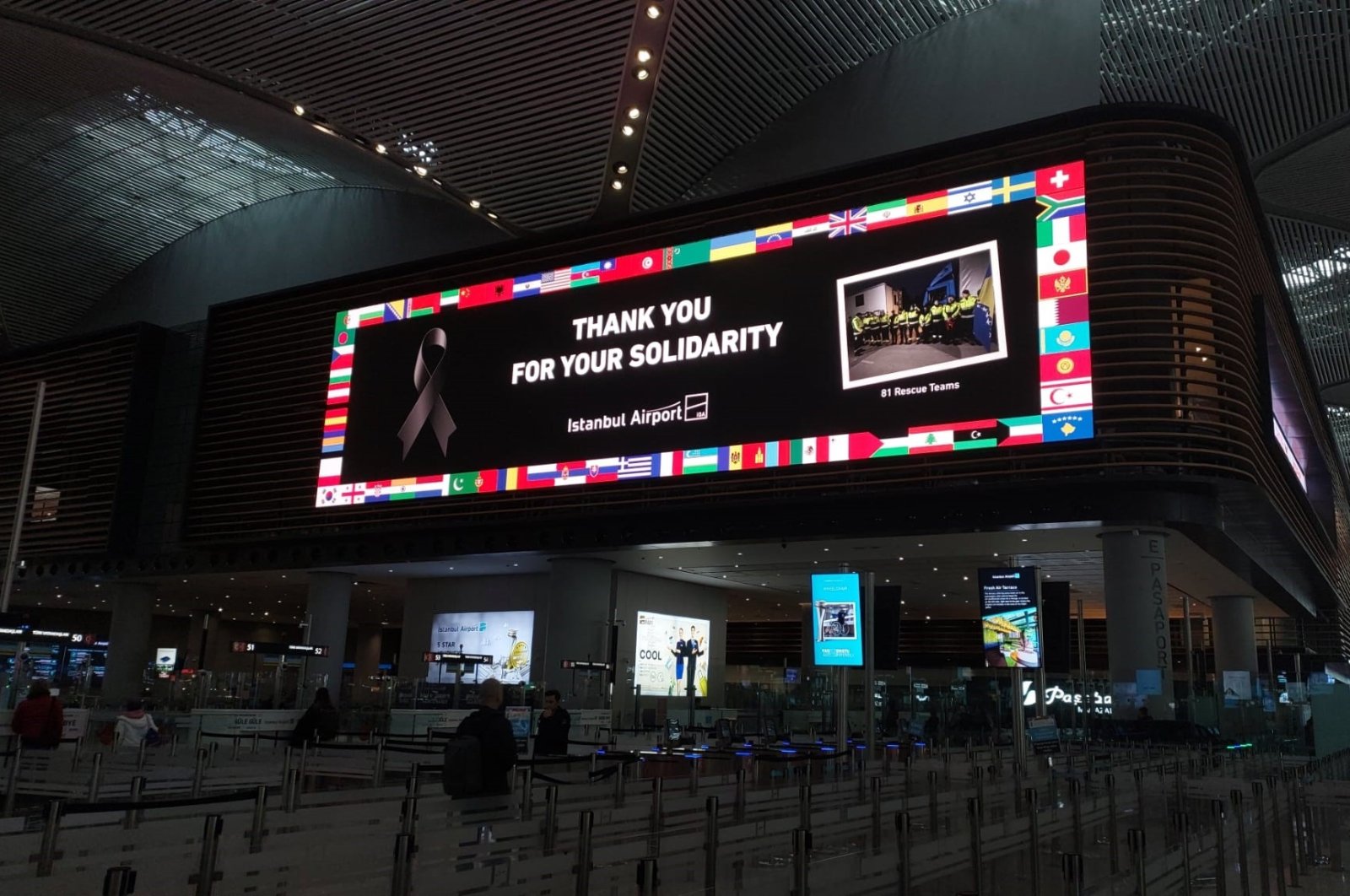 Thank you for your solidarity, mirrored on giant screen to thank the international search and rescue teams, Feb. 15, 2023. (IHA Photo)