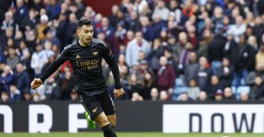 Arsenal&#039;s Gabriel Martinelli scores their fourth goal against Aston Villa during the English Premier League match at Villa Park, Birmingham, U.K., Feb. 18, 2023. (Reuters Photo)