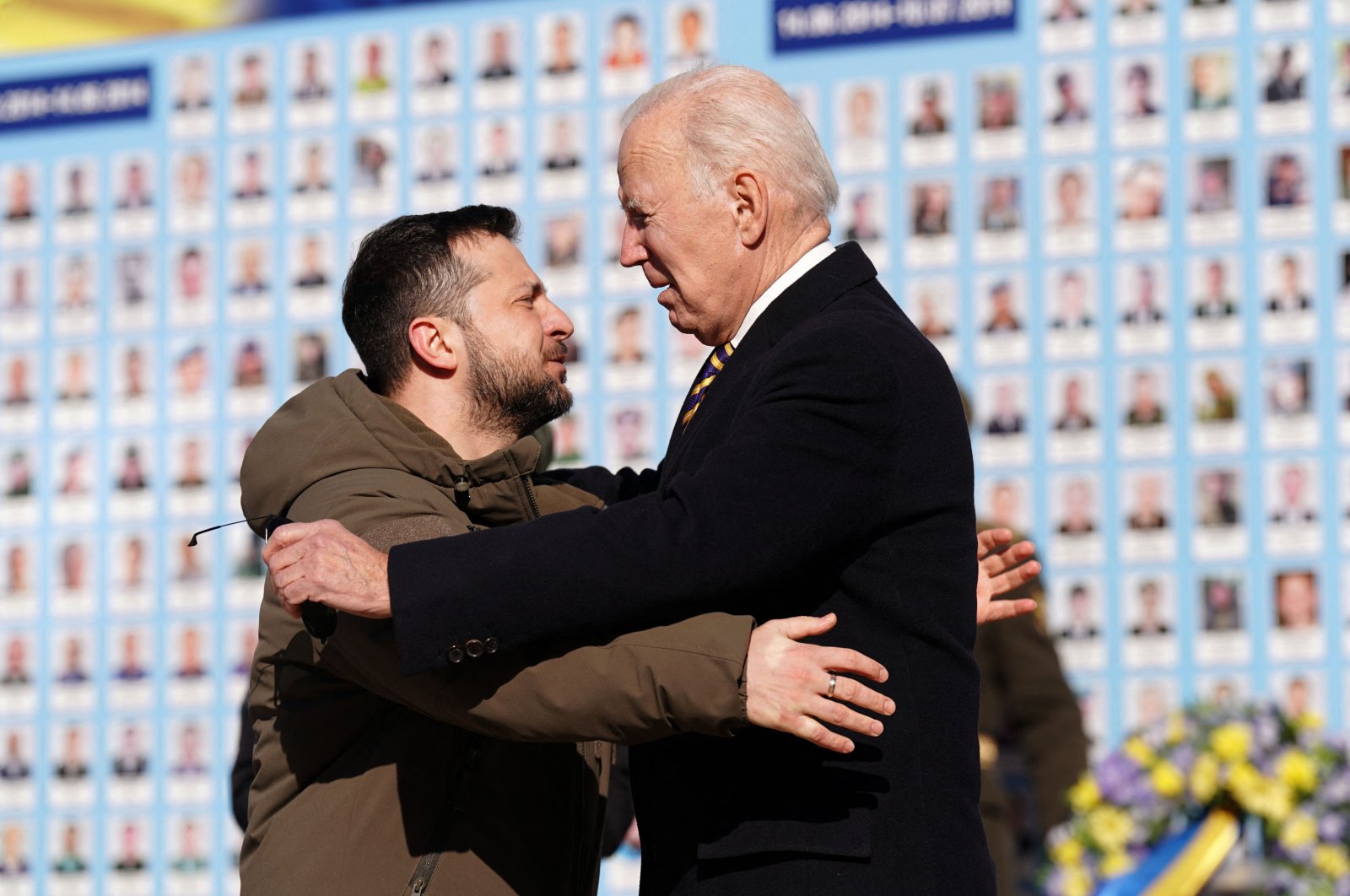 U.S. President Joe Biden (R) is greeted by Ukrainian President Volodymyr Zelenskyy (L) during a visit in Kyiv, Ukraine, Feb. 20, 2023. (AFP Photo)