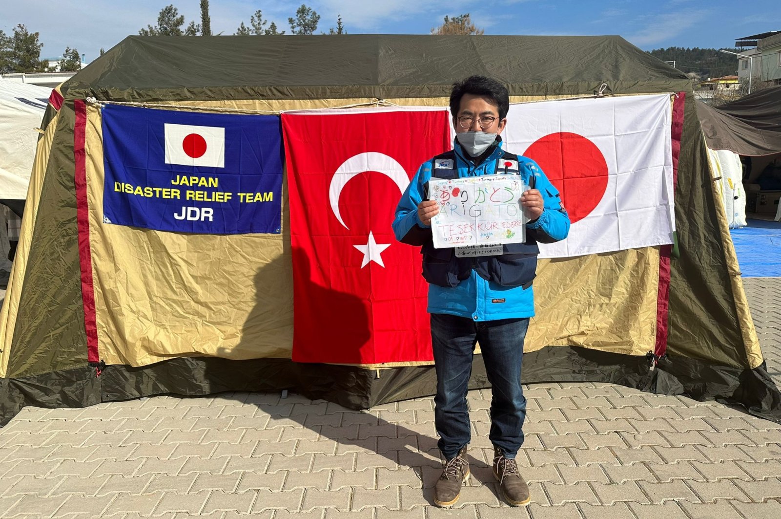 Petugas medis Jepang tersentuh oleh catatan dwibahasa ‘terima kasih’ keluarga Turki