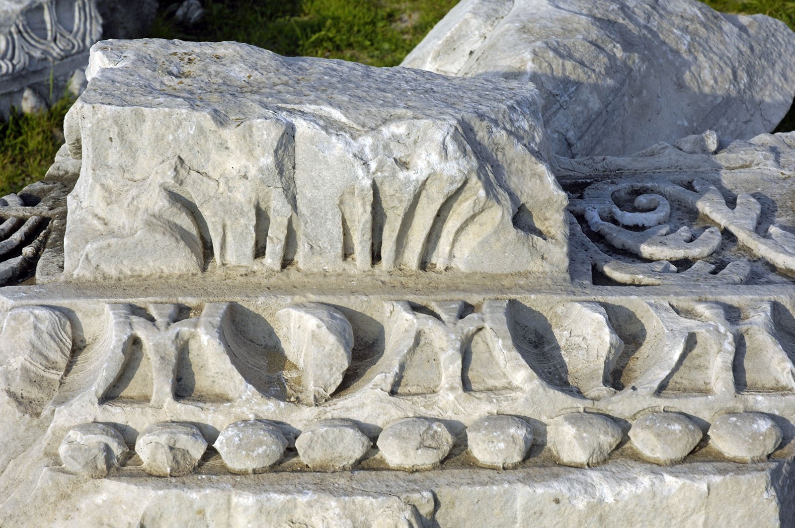 Remnants of Cyzicus Temple in Bandırma, Balıkesir, Türkiye, Dec. 15, 2006. (Wikipedia Photo)
