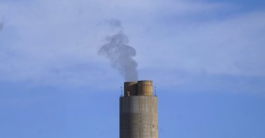A smokestack stands at a coal plant in Delta, Utah. U.S., June 22, 2022. (AP File Photo)