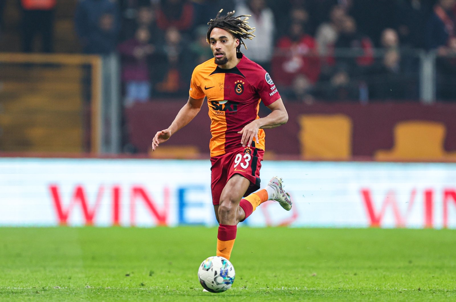 Sacha Boey dari Galatasaray akan menandatangani kontrak yang diperbarui