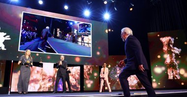 Director Steven Spielberg walks to receive the Honorary Golden Bear Award for Lifetime Achievement, which he received at the 73rd Berlinale International Film Festival in Berlin, Germany, Feb. 21, 2023. (Reuters Photo)