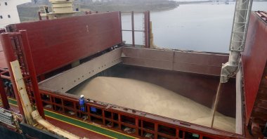 The bulk carrier VALSAMITIS is loaded with wheat at the Black Sea port of Chornomorsk near Odesa, Ukraine, Feb. 18, 2023. (EPA Photo)