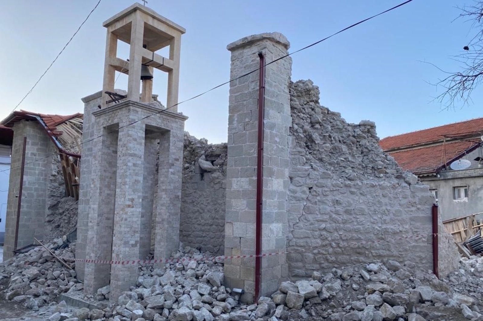 Gereja berusia 700 tahun di Hatay mengalami kerusakan lebih lanjut akibat gempa baru