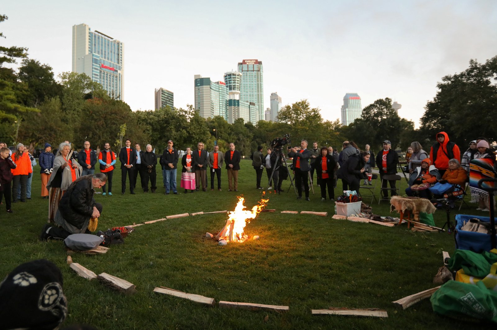 Canada&#039;s Prime Minister Justin Trudeau marks National Day for Truth and Reconciliation, honoring the lost children and survivors of Indigenous residential schools, during a sunrise ceremony at Niagara Parks power station, Ontario, Canada, Sept. 30, 2022.  (Reuters File Photo)