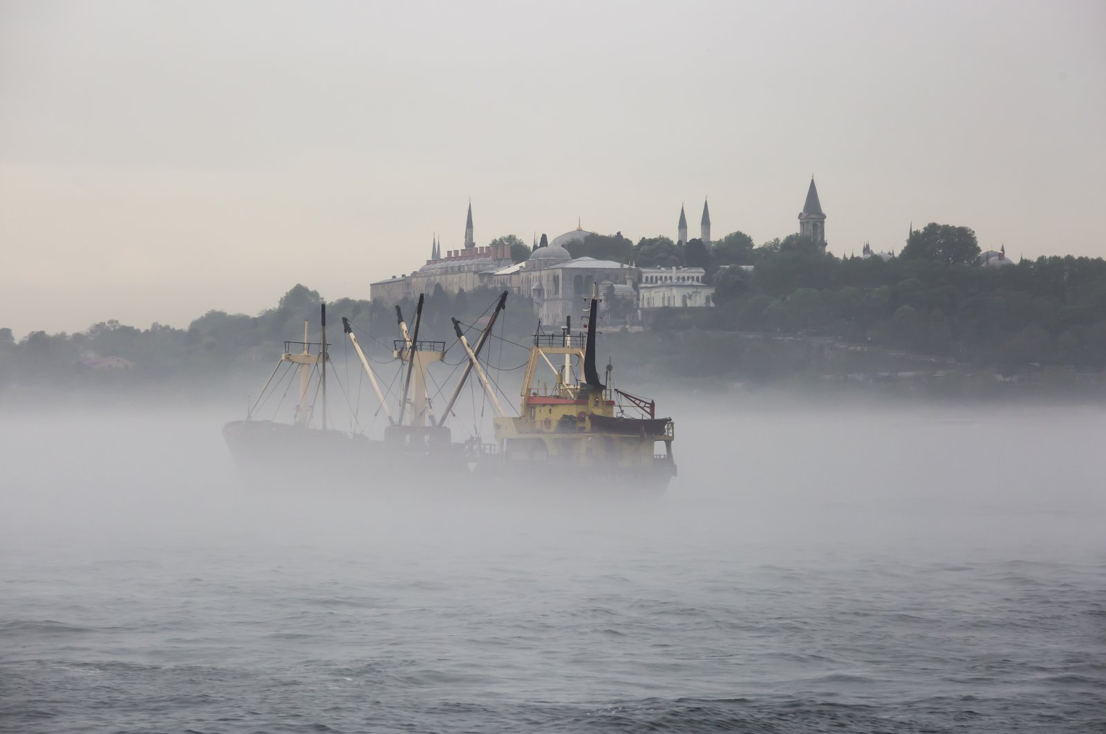 Lalu lintas maritim dilanjutkan di Istanbul setelah macet akibat kabut
