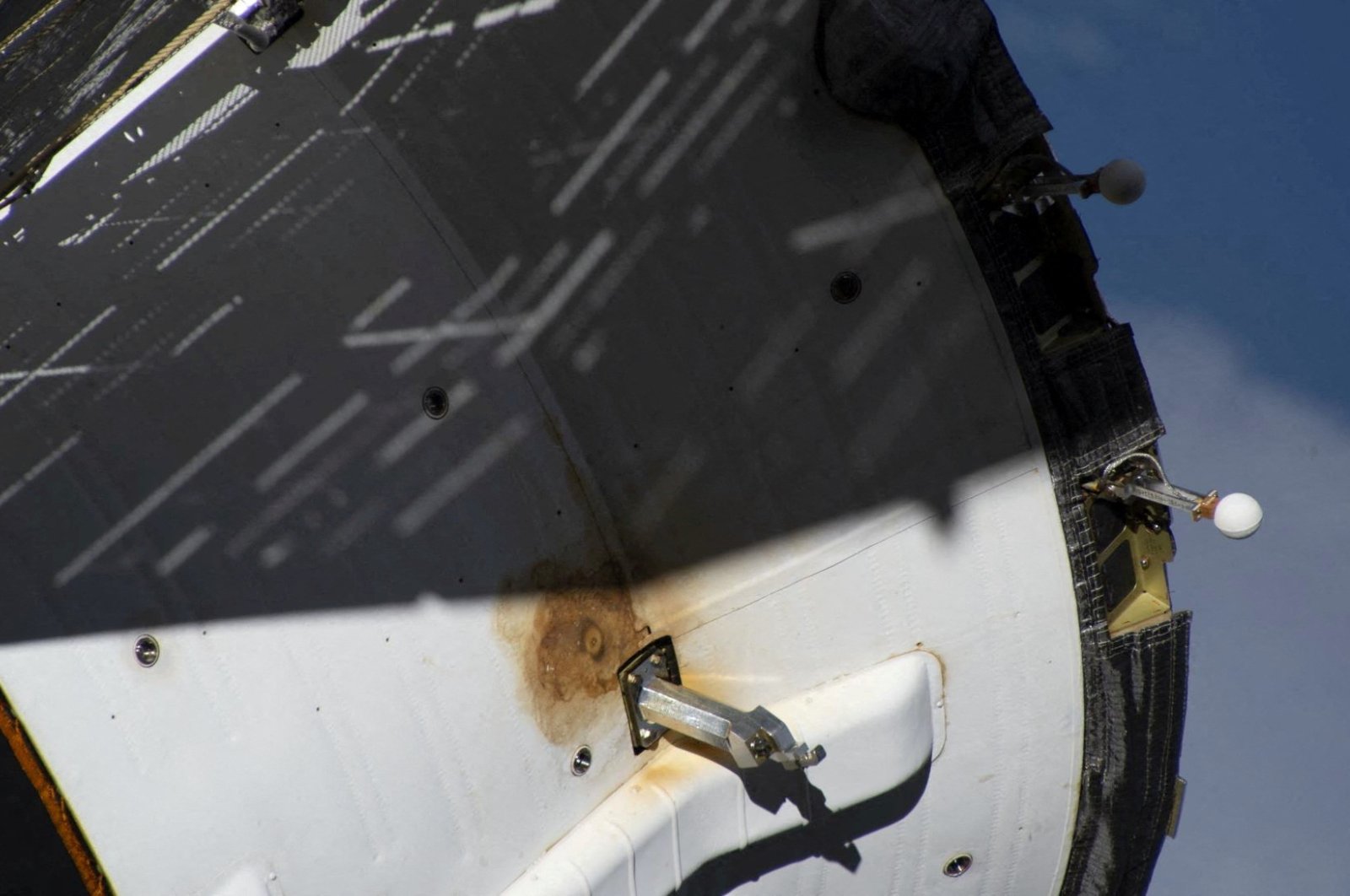 Kru Rusia yang terdampar di ISS akan kembali ke Bumi pada bulan September