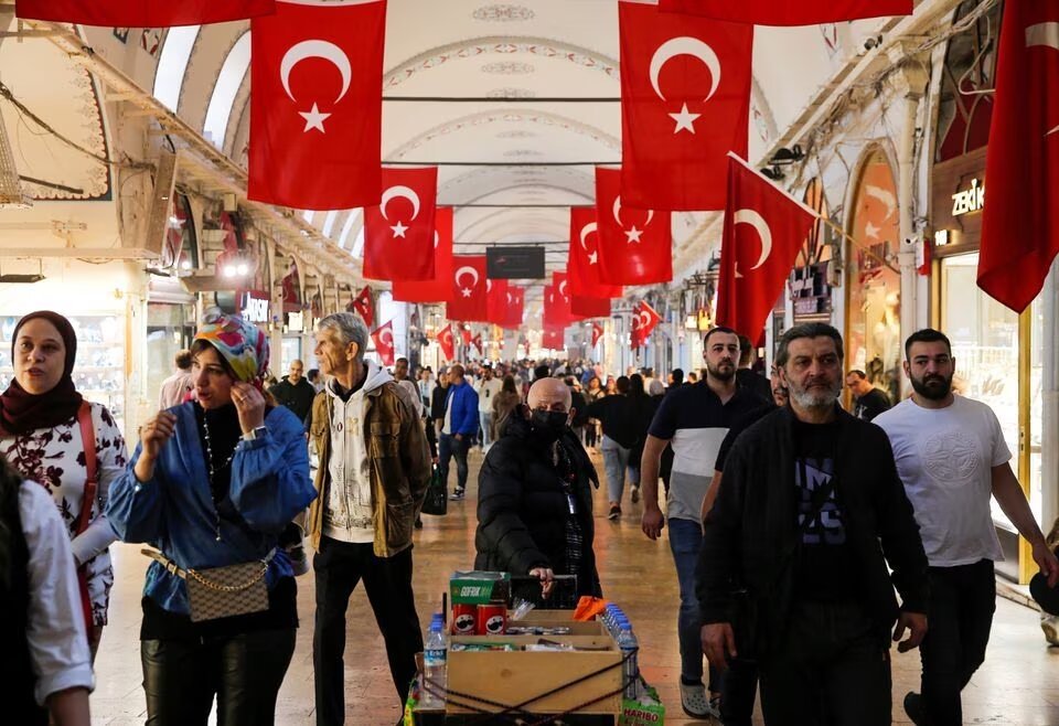 People shop at Grand Bazaar in Istanbul, Türkiye, Nov. 4, 2022. (Reuters Photo)