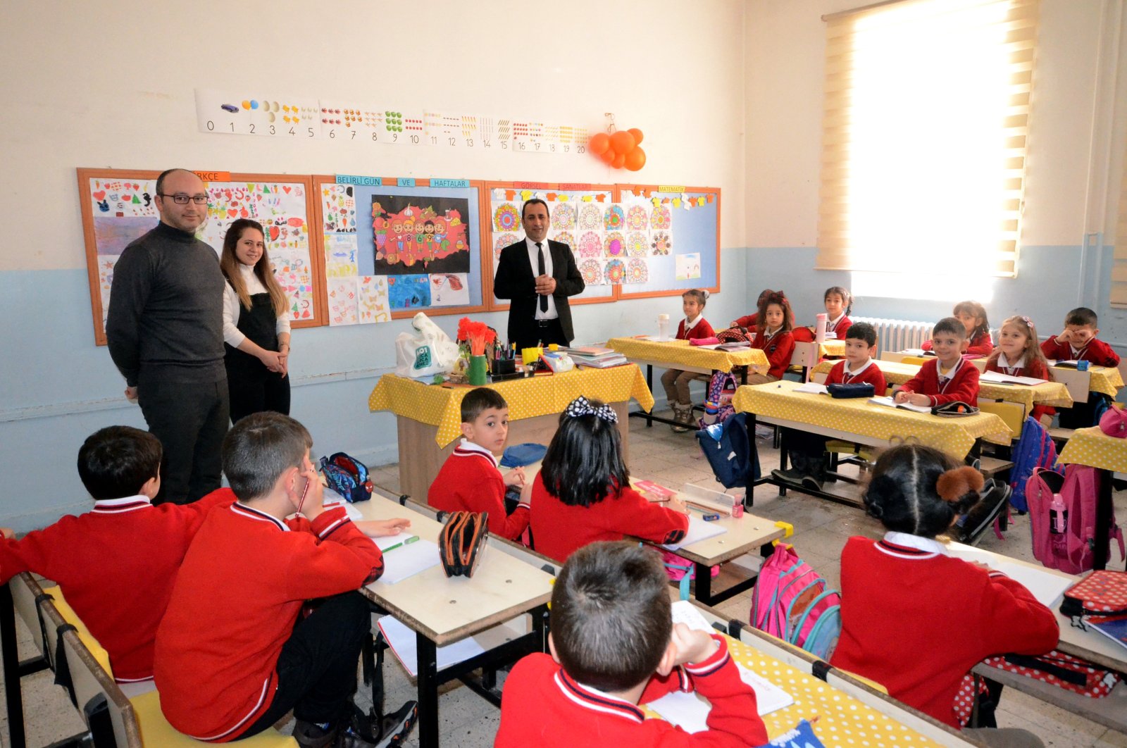 Ruang kelas rumah sakit Türkiye mempertahankan pendidikan pasien muda