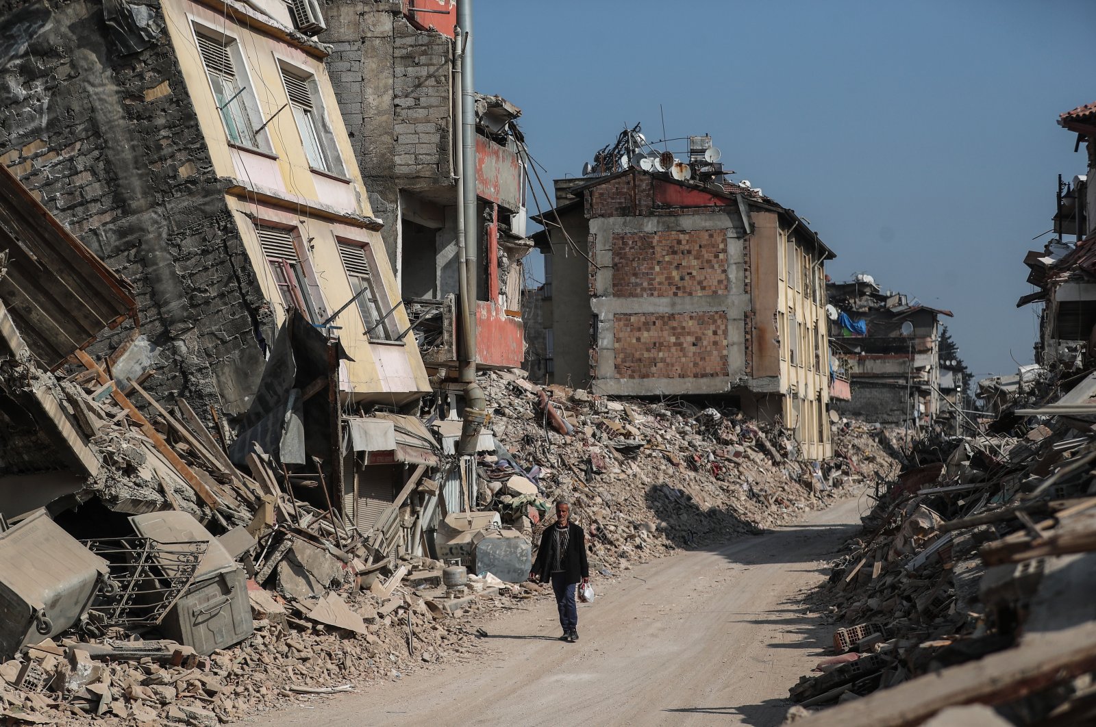 Türkiye mengeluarkan aturan pembangunan kembali gempa saat pembangunan perumahan baru dimulai