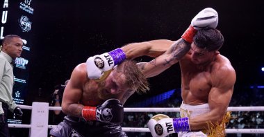 Tommy Fury in action against Jake Paul at the Diriyah Arena, Diriyah, Riyadh, Saudi Arabia, Feb. 27, 2023. (Reuters Photo)