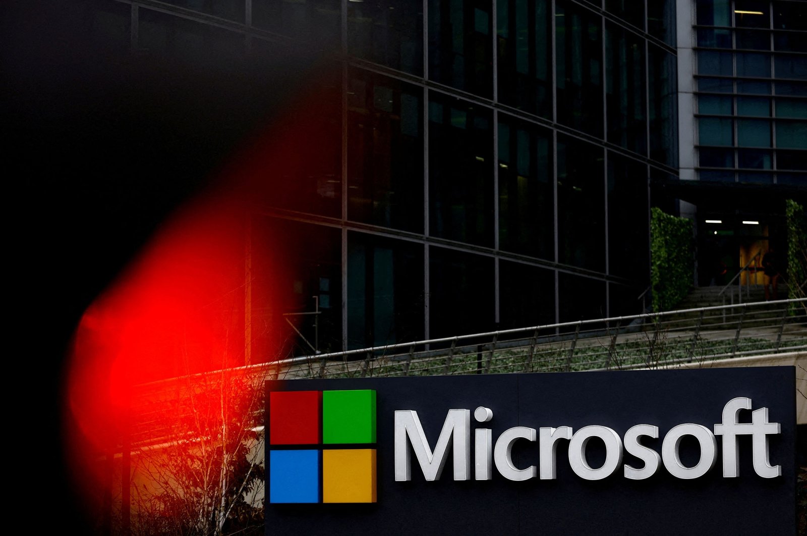 AI memanas: Microsoft menambahkan Bing ke Windows, Musk merekrut tim baru