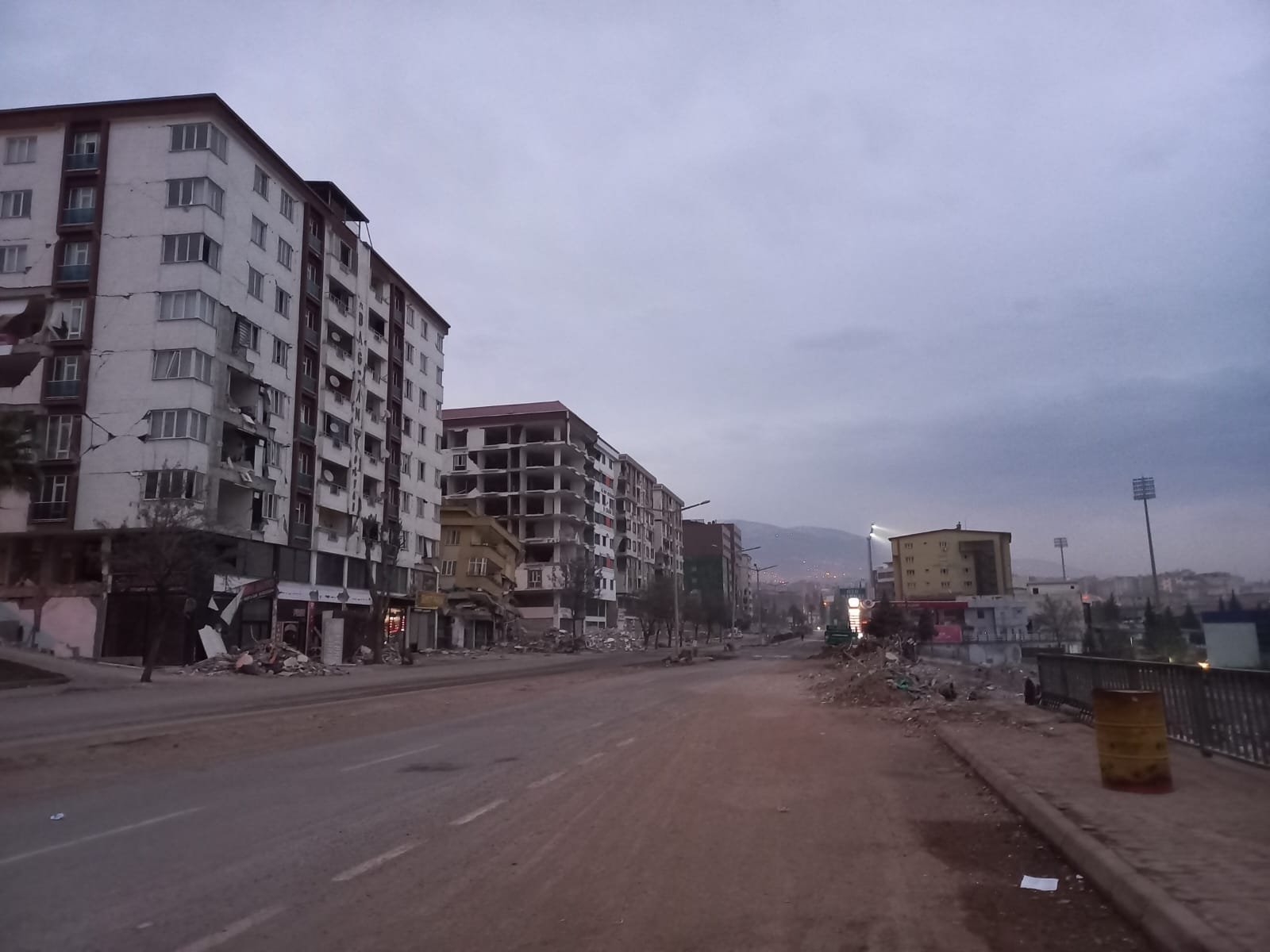 A vacant street in Onikişubat district following a 5.0 magnitude earthquake, Kahramanmaraş, southern Türkiye, March 3, 2023. (DHA Photo)