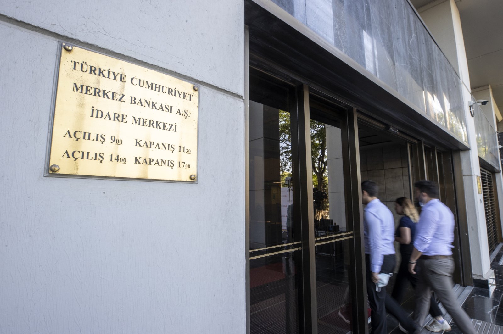 People enter the headquarters of the Central Bank of the Republic of Türkiye (CBRT) in the capital Ankara, Türkiye, July 28, 2023. (AA Photo)