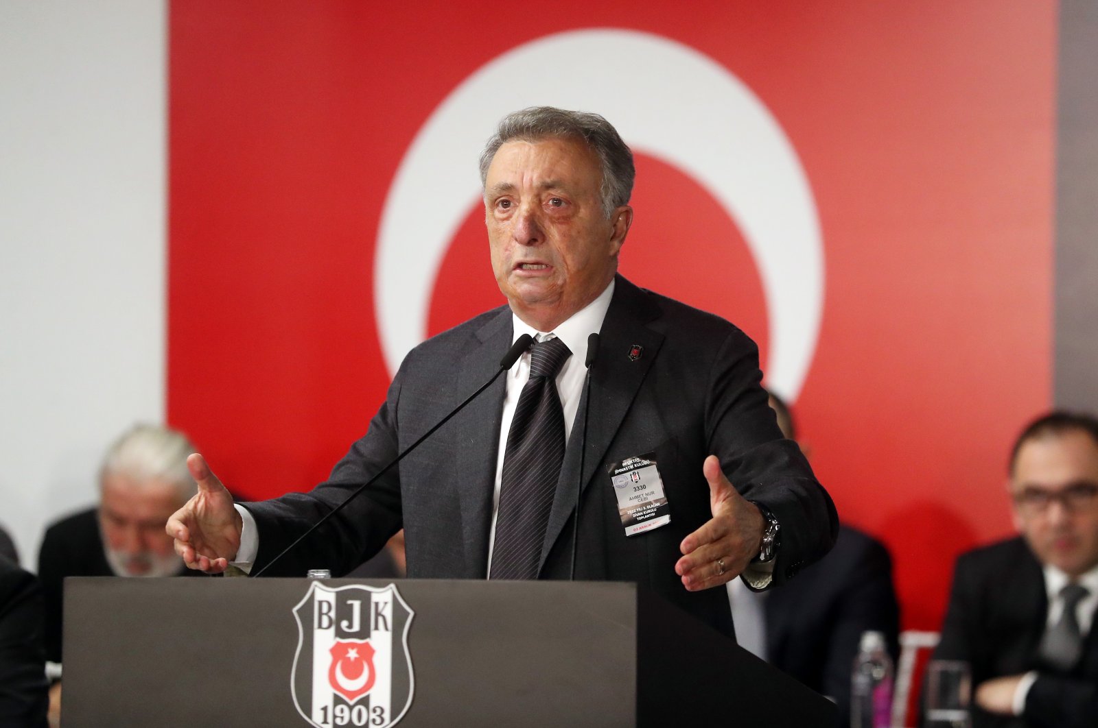 Çebi mengeluarkan pesan ucapan selamat saat Beşiktaş mencapai usia 120 tahun