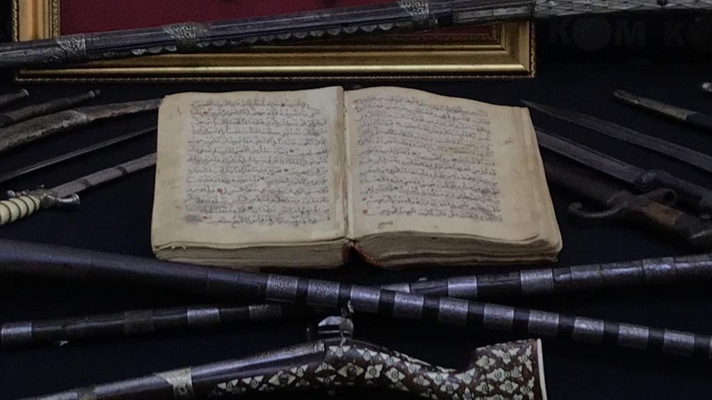 A 17th-century copy of the Holy Quran was seized in an anti-smuggling operation in Fatih, Istanbul, Türkiye, March 3, 2023. (IHA Photo)