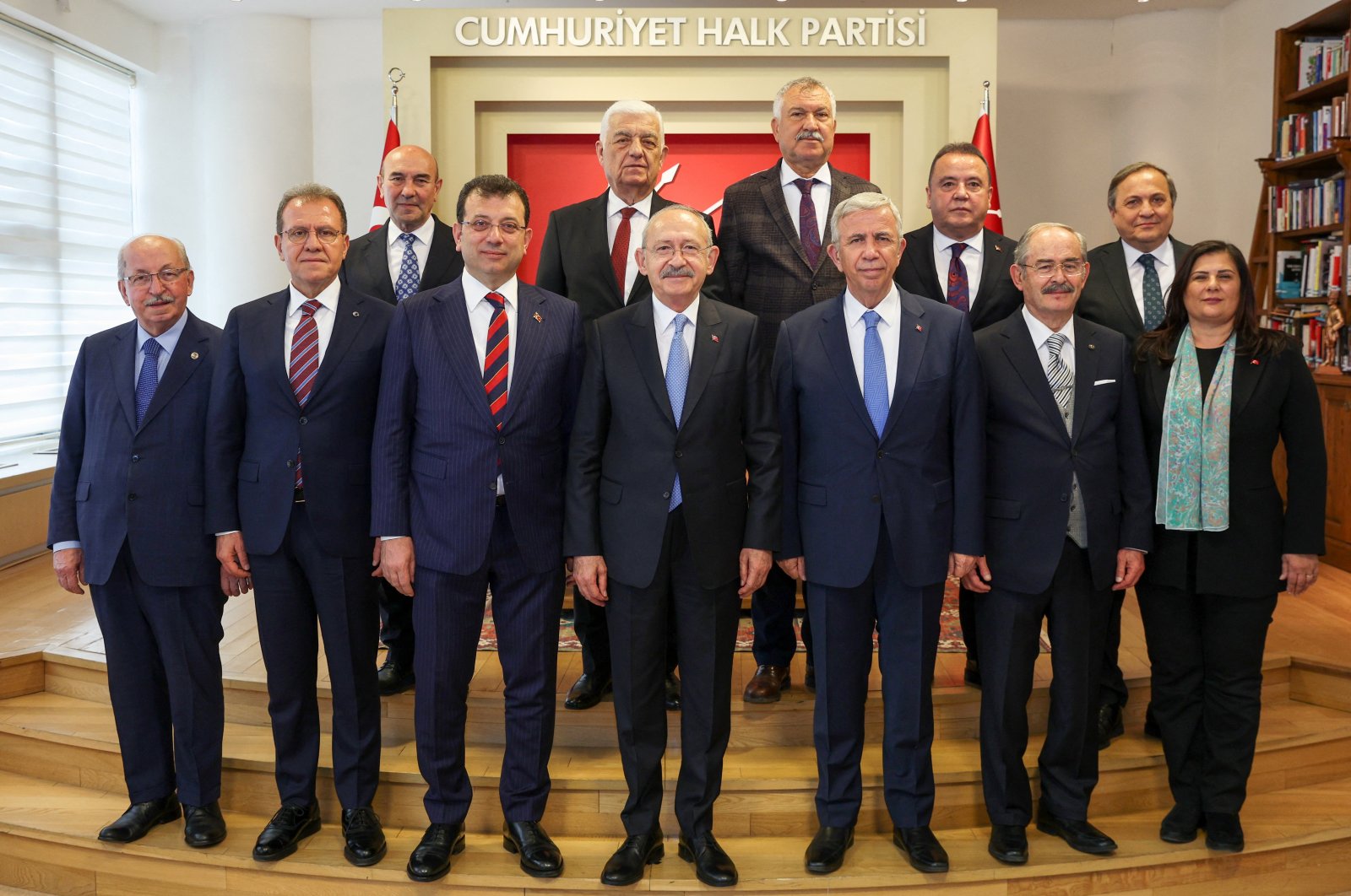 Türkiye&#039;s main opposition Republican People&#039;s Party (CHP) leader Kemal Kılıçdaroğlu poses with mayors from his party during a meeting in Ankara, Türkiye, March 4, 2023. (Reuters Photo)