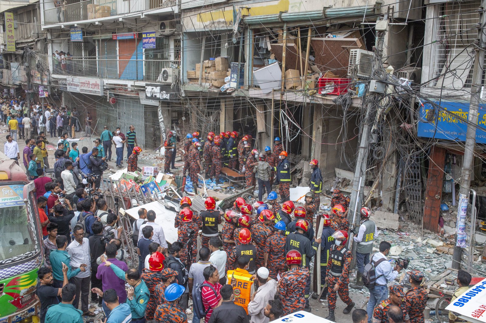 16 tewas, puluhan luka-luka dalam ledakan di ibu kota Bangladesh, Dhaka