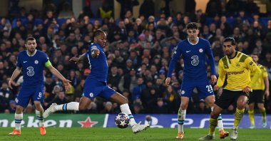 Chelsea's English midfielder Raheem Sterling scores the opening goal during the UEFA Champions League round of 16 second-leg football match against Borussia Dortmund at Stamford Bridge, London, UK., March 7, 2023. (AFP Photo)