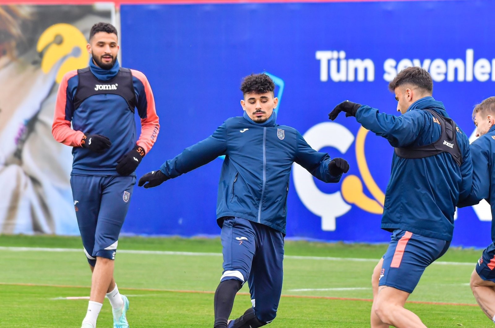 Başakşehir, Sivasspor mencari keunggulan di babak 16 besar Konferensi