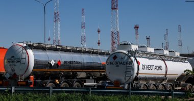 Petrol trucks are parked at Volodarskaya LPDS production facility owned by Transneft oil pipeline operator in the village of Konstantinovo in the Moscow region, Russia, June 8, 2022. (Reuters Photo)
