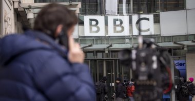 Members of media outside BBC Broadcasting House in London, U.K., March 12, 2023. (EPA Photo)