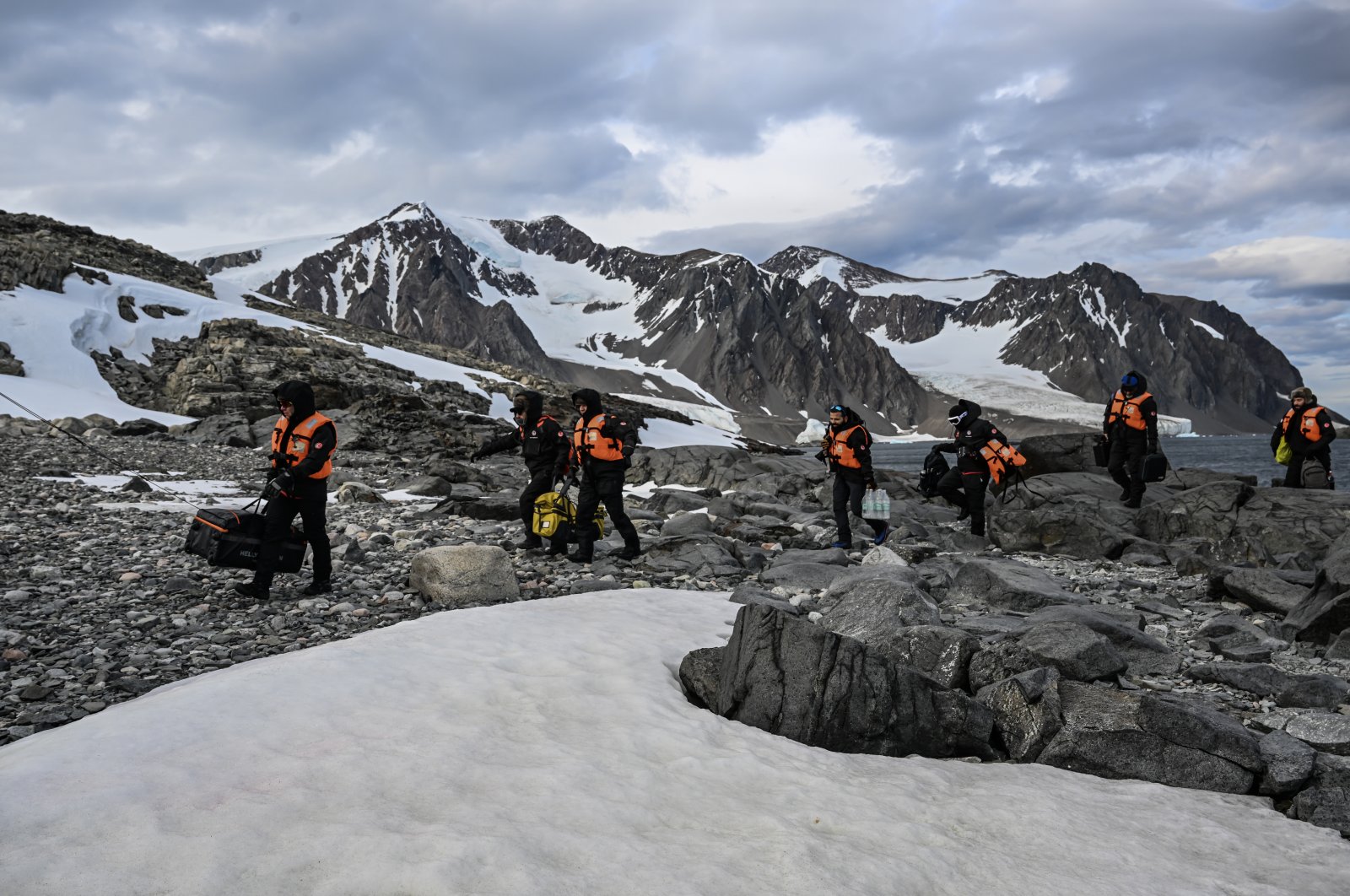 Tim ekspedisi Antartika Türkiye menginjakkan kaki kembali di Istanbul