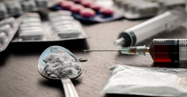 A female pharmacist was deliberately given drugs by her co-worker in Ankara for four years, which led to a traffic accident that killed her 4-year-old son. (Shutterstock Photo)