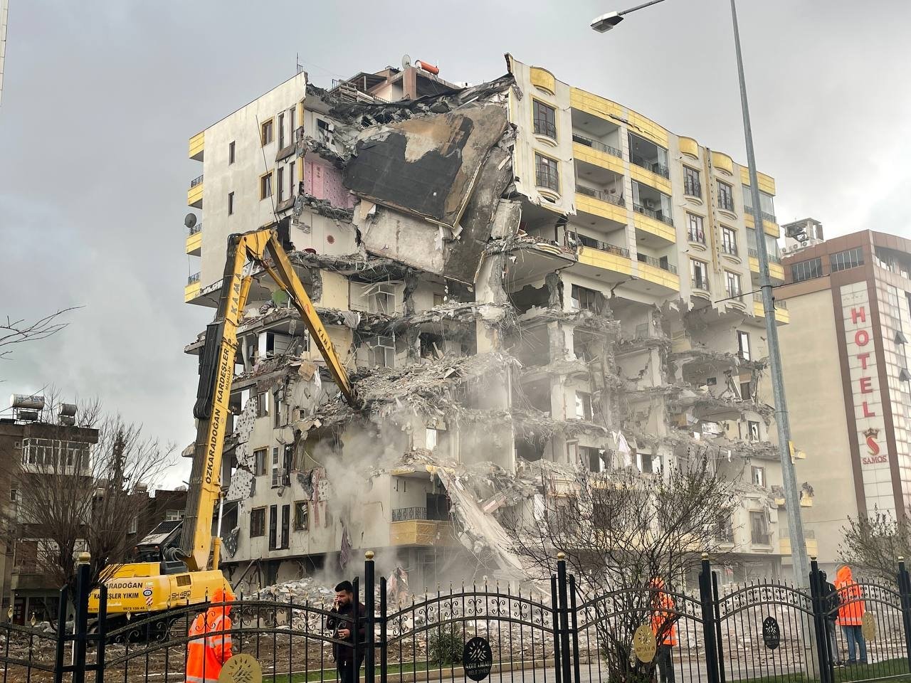 Debris clearance and demolition of damaged buildings continue in Adıyaman, Türkiye, March 20, 2023. (AA Photo)