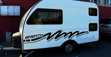 A caravan parked in front of the store of a local manufacturer in Istanbul, Türkiye, March 20, 2023. (AA Photo)