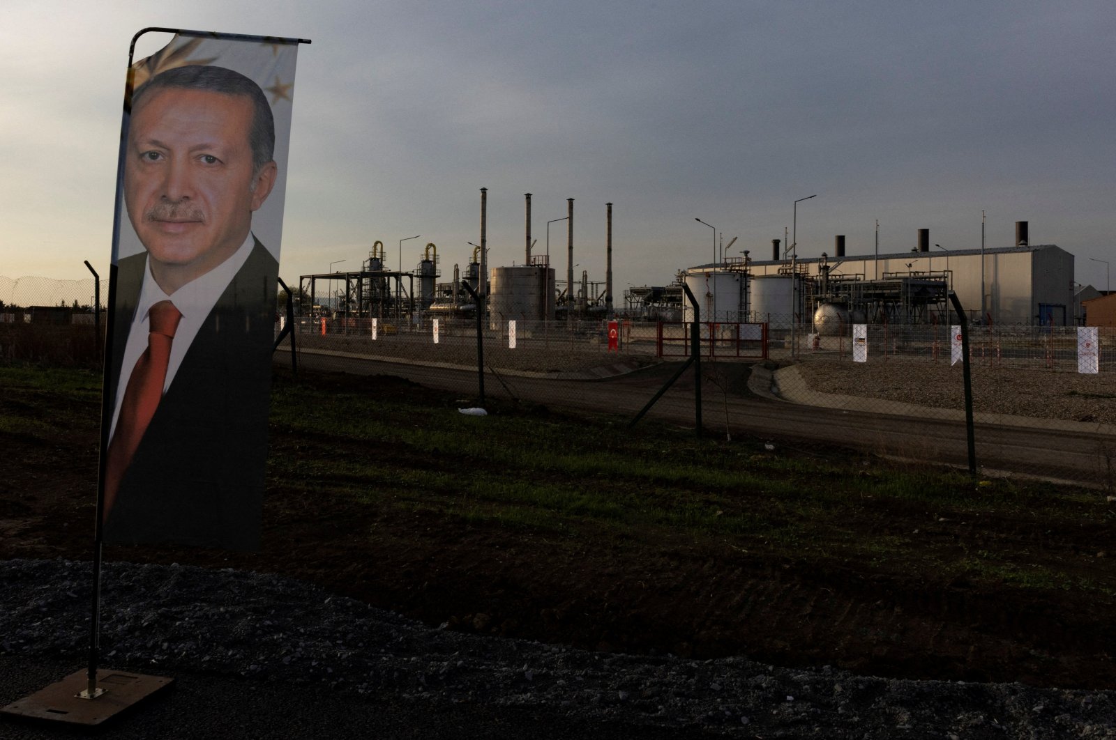 A portrait of President Recep Tayyip Erdoğan near a natural gas storage facility in Silivri near Istanbul, Türkiye, Dec. 16, 2022. (Reuters Photo)