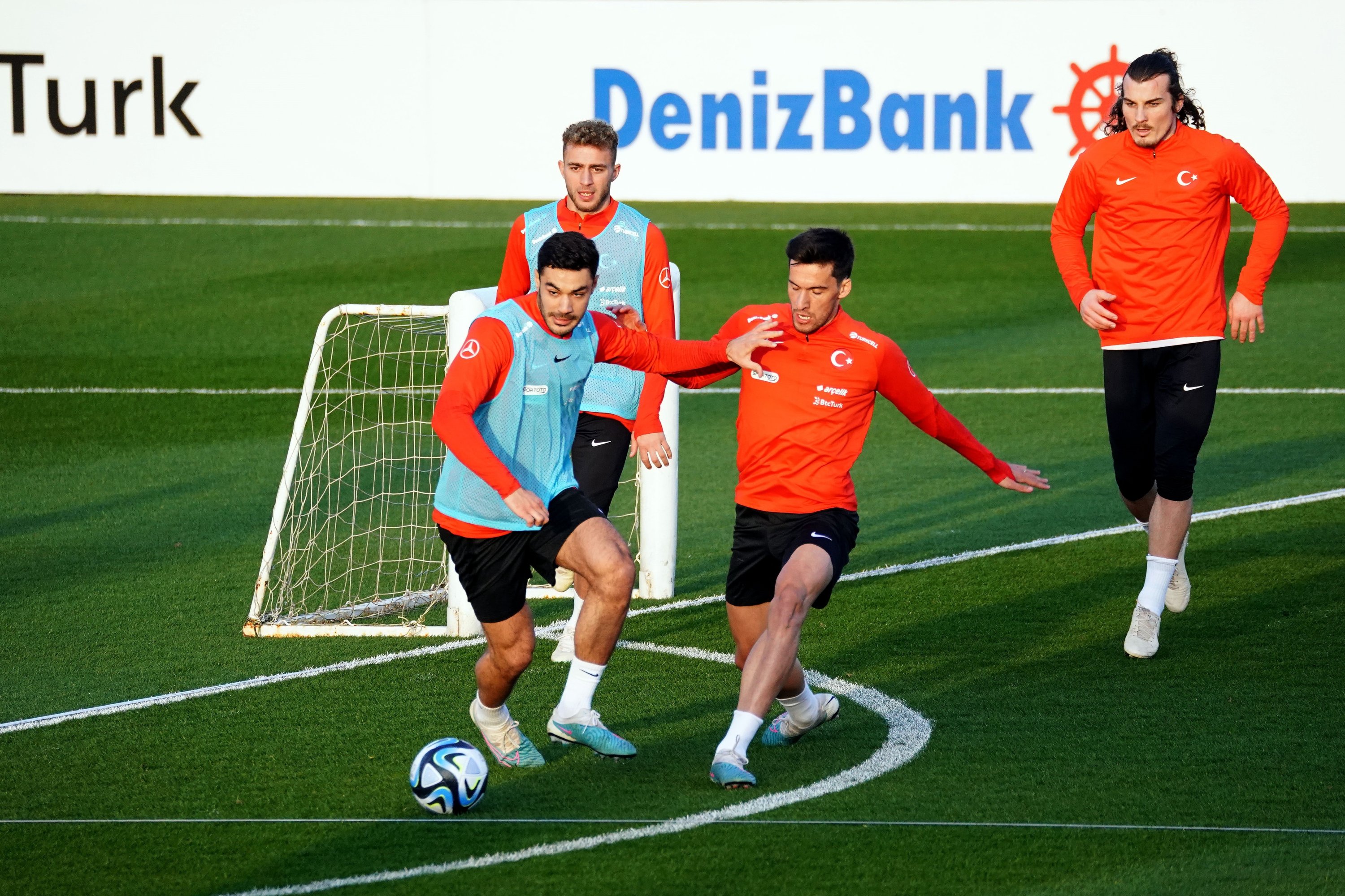 Skuat tim nasional Turki berkumpul sebelum latihan untuk pertandingan Armenia dan Kroasia di kamp dan fasilitas latihan tim nasional Hasan Doğan, Bursa, Türkiye, 21 Maret 2023. (Foto IHA)