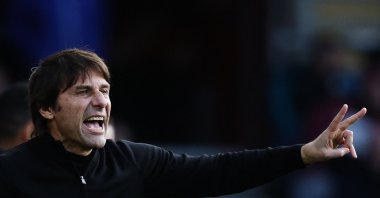 Tottenham Hotspur's coach Antonio Conte reacts during the English Premier League football match against Southampton at St Mary's Stadium, Southampton, UK., March 18, 2023. (AFP Photo)