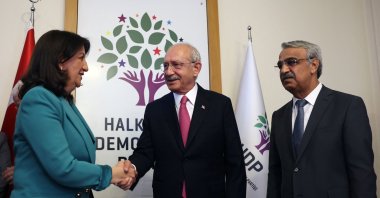 The main opposition Republican People&#039;s Party (CHP) Chair and presidential candidate Kemal Kılıçdaroğlu (C), the Peoples’ Democratic Party (HDP) Co-Chairs Pervin Buldan (L) and Mithat Sancar (R) hold a press conference after a meeting at the parliament in Ankara, March 20, 2023. (AFP Photo)