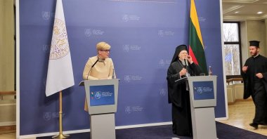 Lithuanian Prime Minister Ingrida Simonyte (L) and Patriarch Bartholomew attend a news conference, in Vilnius, Lithuania, March 21, 2023. (Reuters Photo)