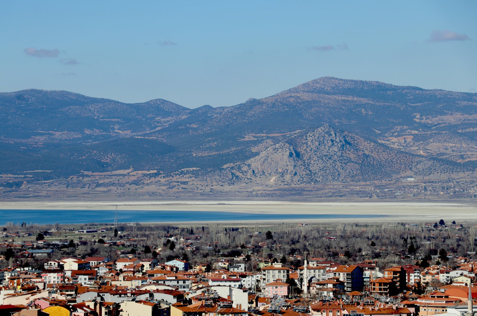 Burdur Lake, which is one of the 14 lakes in Türkiye under the International Convention on the Protection of Wetlands, drops its water levels by some 40 centimeters (16 inches) every year due to severe drought and drilling-based irrigation around it, Burdur, southern Türkiye, March 11, 2023. (AA Photo)