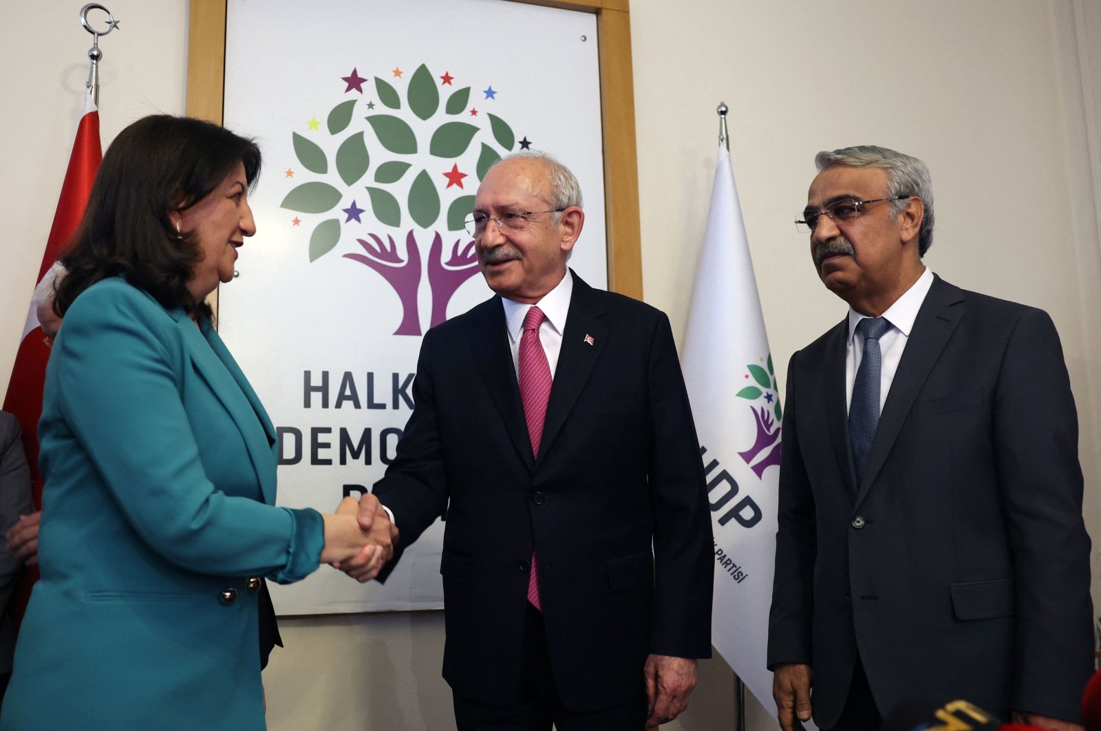 The main opposition Republican People&#039;s Party (CHP) Chair and presidential candidate Kemal Kılıçdaroğlu (C), the Peoples’ Democratic Party (HDP) Co-Chairs Pervin Buldan (L) and Mithat Sancar (R) hold a press conference after a meeting at the parliament in Ankara, March 20, 2023. (AFP Photo)