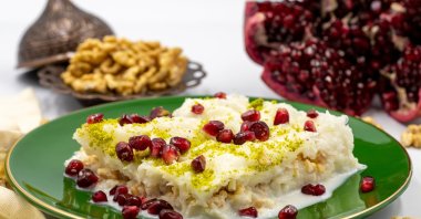 Very popular during Ramadan, Güllaç is a traditional chilled Turkish dessert made with delicate sheets of pastry. (Shutterstock Photo)