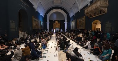 Mass iftar program held in Victoria and Albert, one of the most visited museums in London, during the holy month of Ramadan, U.K., March 24, 2023. (AA Photo)