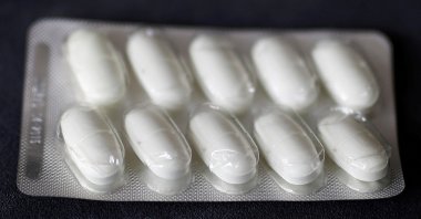Pills of the antibiotic Amoxicillin 1000mg are seen at a pharmacy in Hanau, Germany, May 31, 2018. (Reuters Photo)