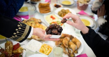 Cardiovascular patients whose heart disease is under control can fast if their doctor approves. (Getty Images Photo)