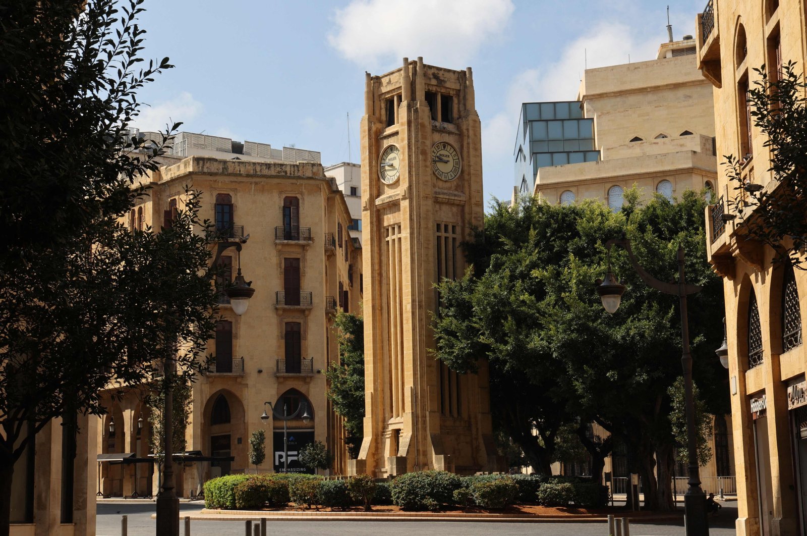 Lebanon membalikkan keputusan untuk menunda waktu musim panas