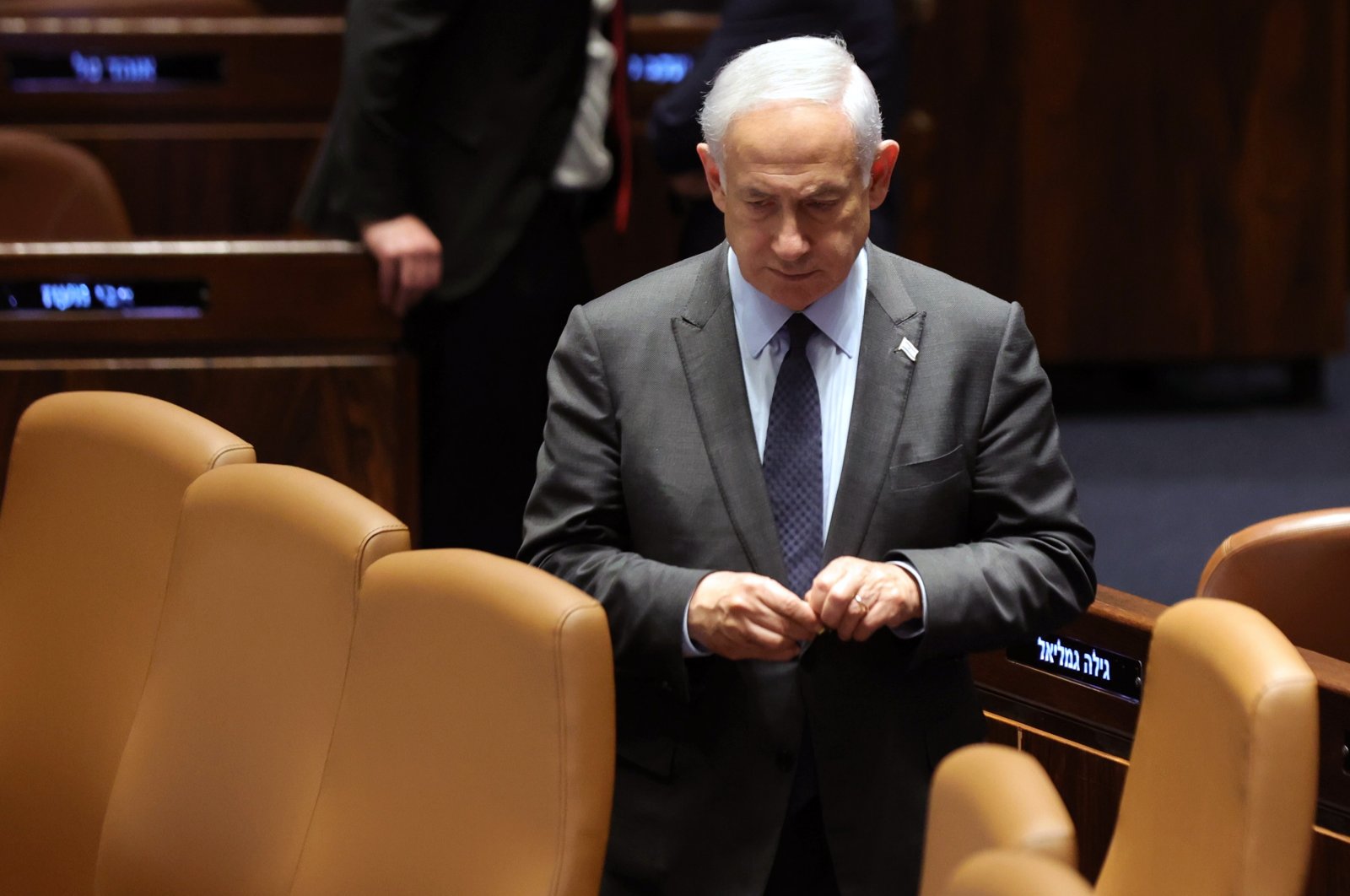 PM Israel Netanyahu untuk sementara membatalkan reformasi peradilan