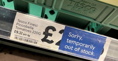 Empty tomato section is seen on shelves at Tesco supermarket in London, Britain, Feb. 21, 2023. (Reuters Photo)