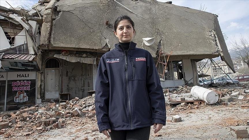 Gülfem Zengin poses for a photo in Türkiye&#039;s earthquake zone, in this undated photo. (AA File Photo)