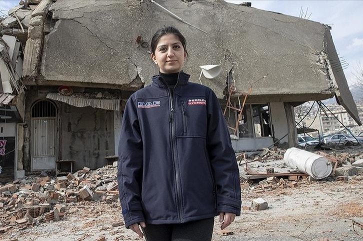 Dari Prancis ke Türkiye yang dilanda gempa: Kisah inspiratif pengemudi truk wanita