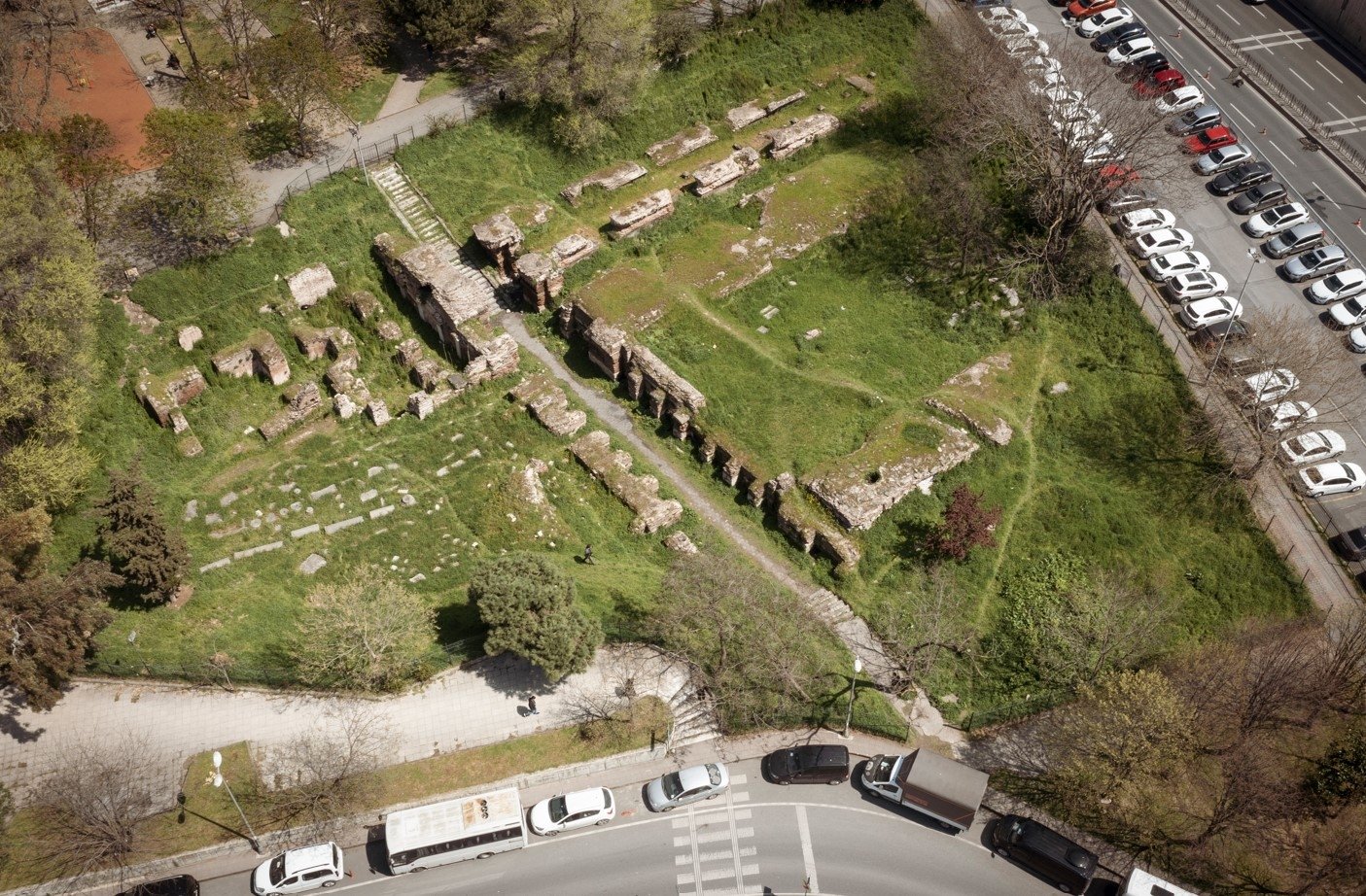 Pemandangan udara dari situs arkeologi di Taman Arkeologi Saraçhane di mana Gereja St. Polyeuctus berada, Istanbul, Türkiye, 3 April 2023. (Foto DHA)