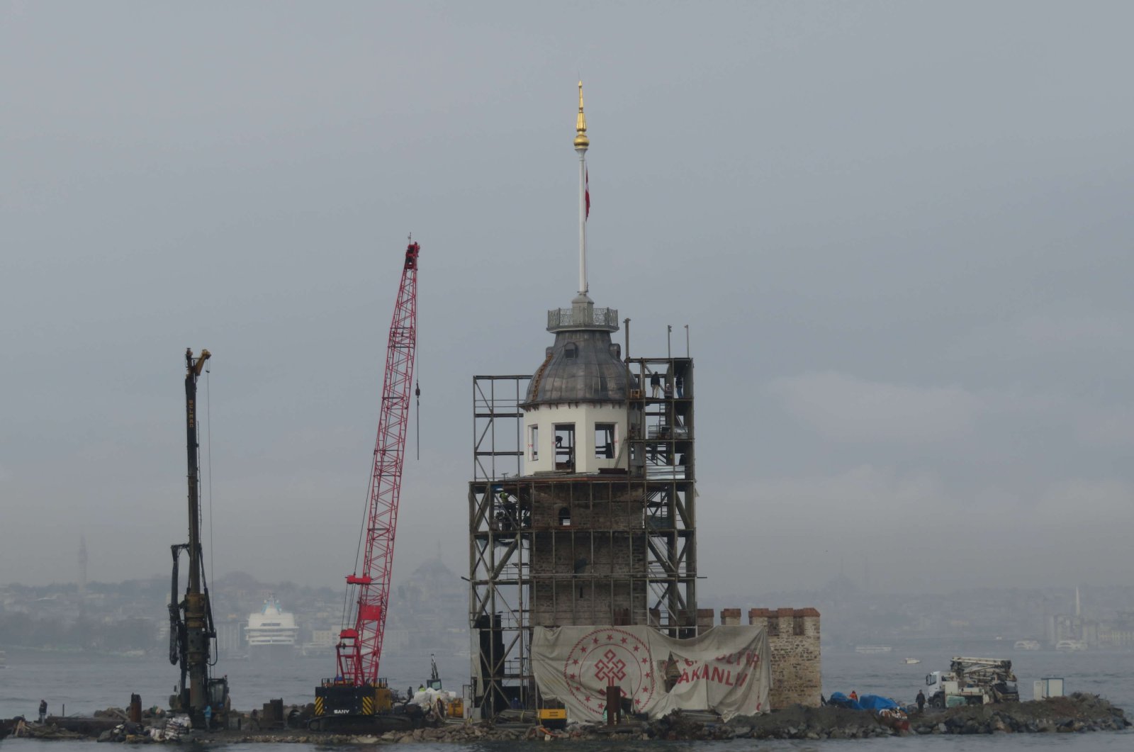 A side view of the Maiden&#039;s Tower during the last phase of the restoration process, Istanbul, Türkiye, April 4, 2023. (DHA Photo)